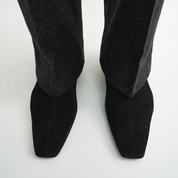 Toteme Black Ankle Boots - Brand New - Picture 2 of 3